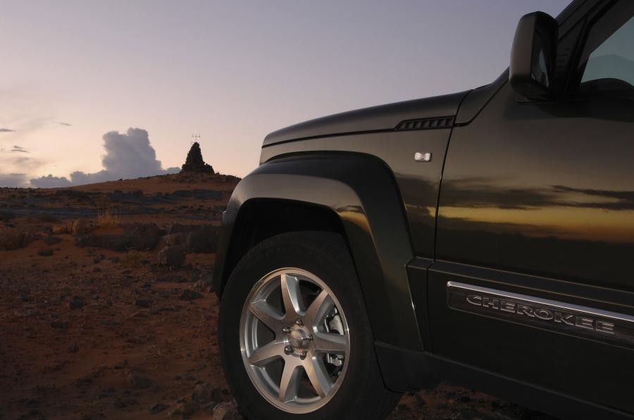  Jeep Cherokee 2008 года  (фото 59 из 161)